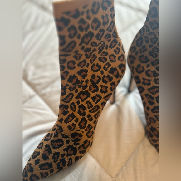 Cheetah print heeled ankle sock boots - Picture 5 of 7